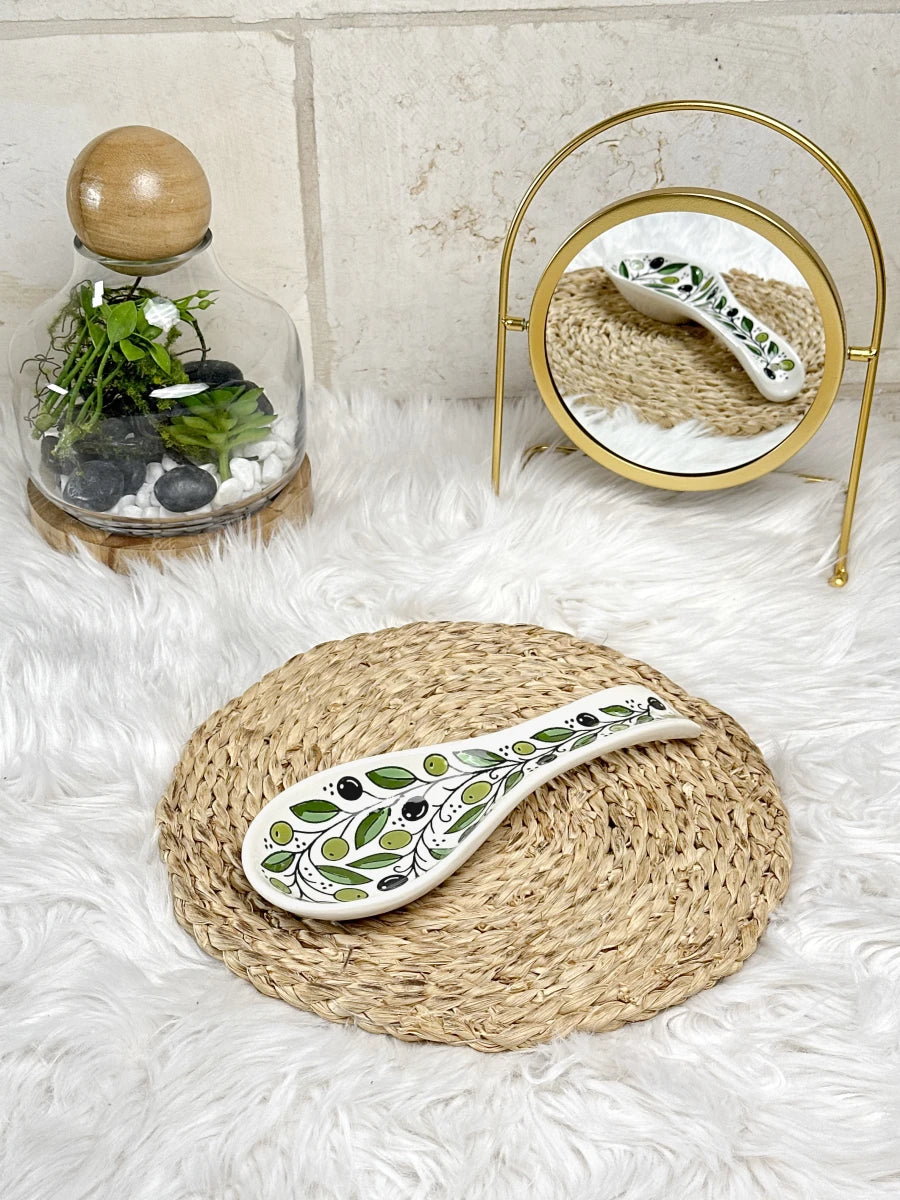Spoon-Shaped Plate — Design 01